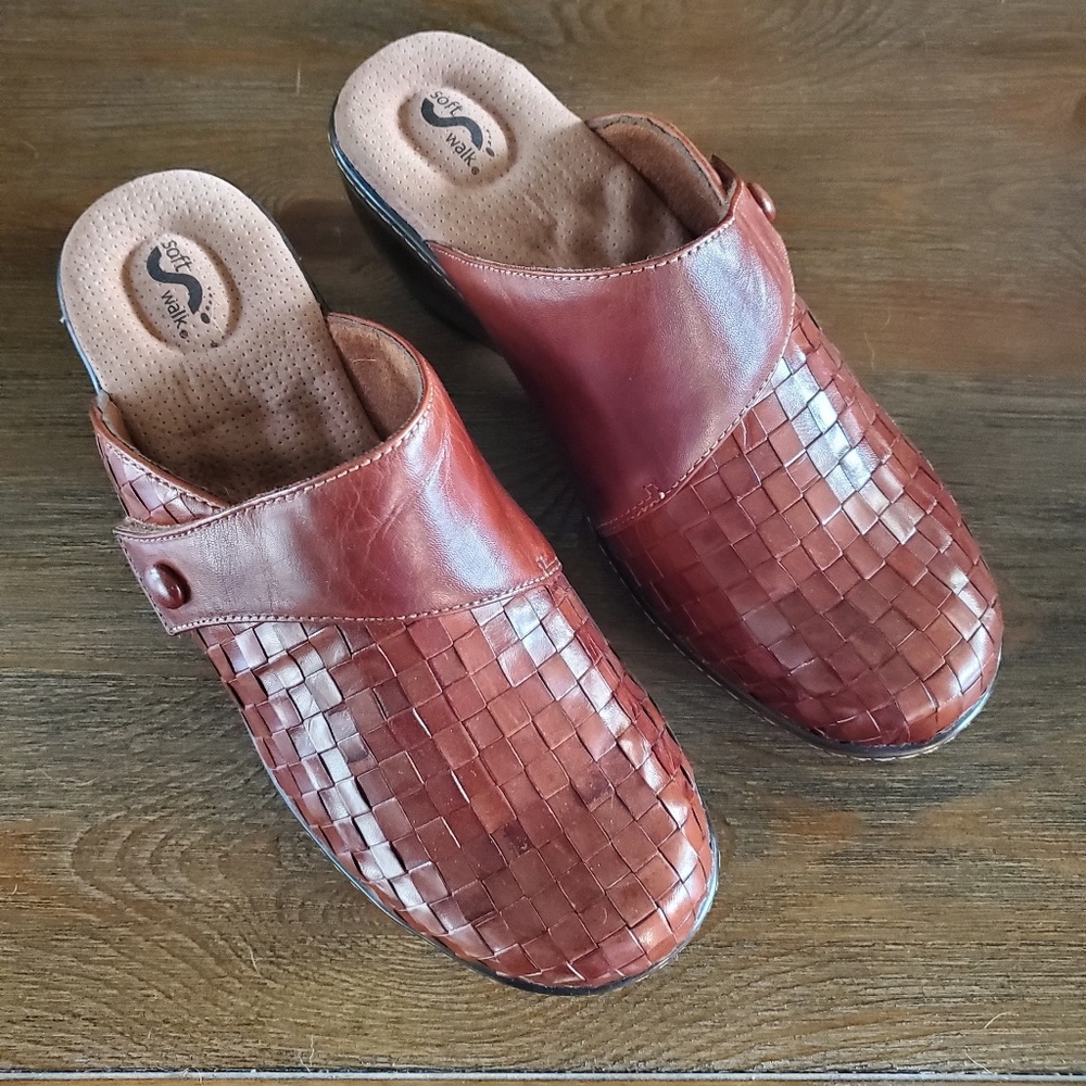 Soft Walk Clogs